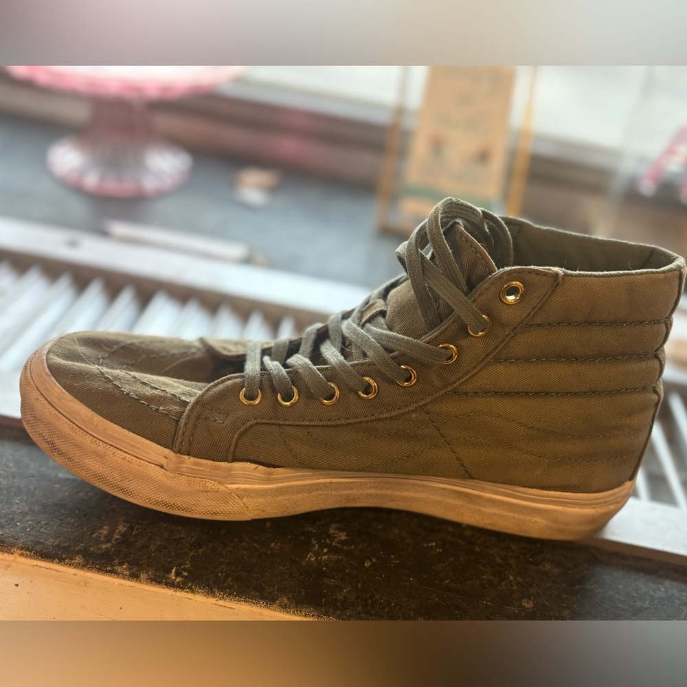 6.5-7 Army green vans
